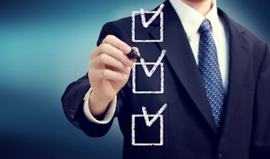 HR with performance rating checklist.